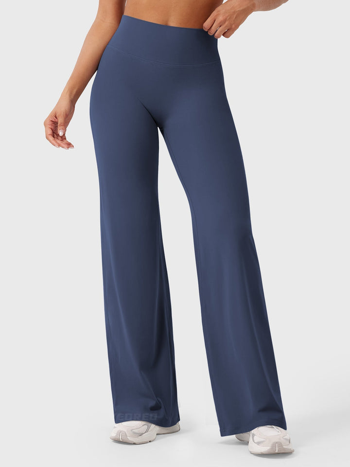 Bequeme Marlenehose Franziska: Hoher Bund, weites Bein, ideal für entspannte Stunden im Sommer.