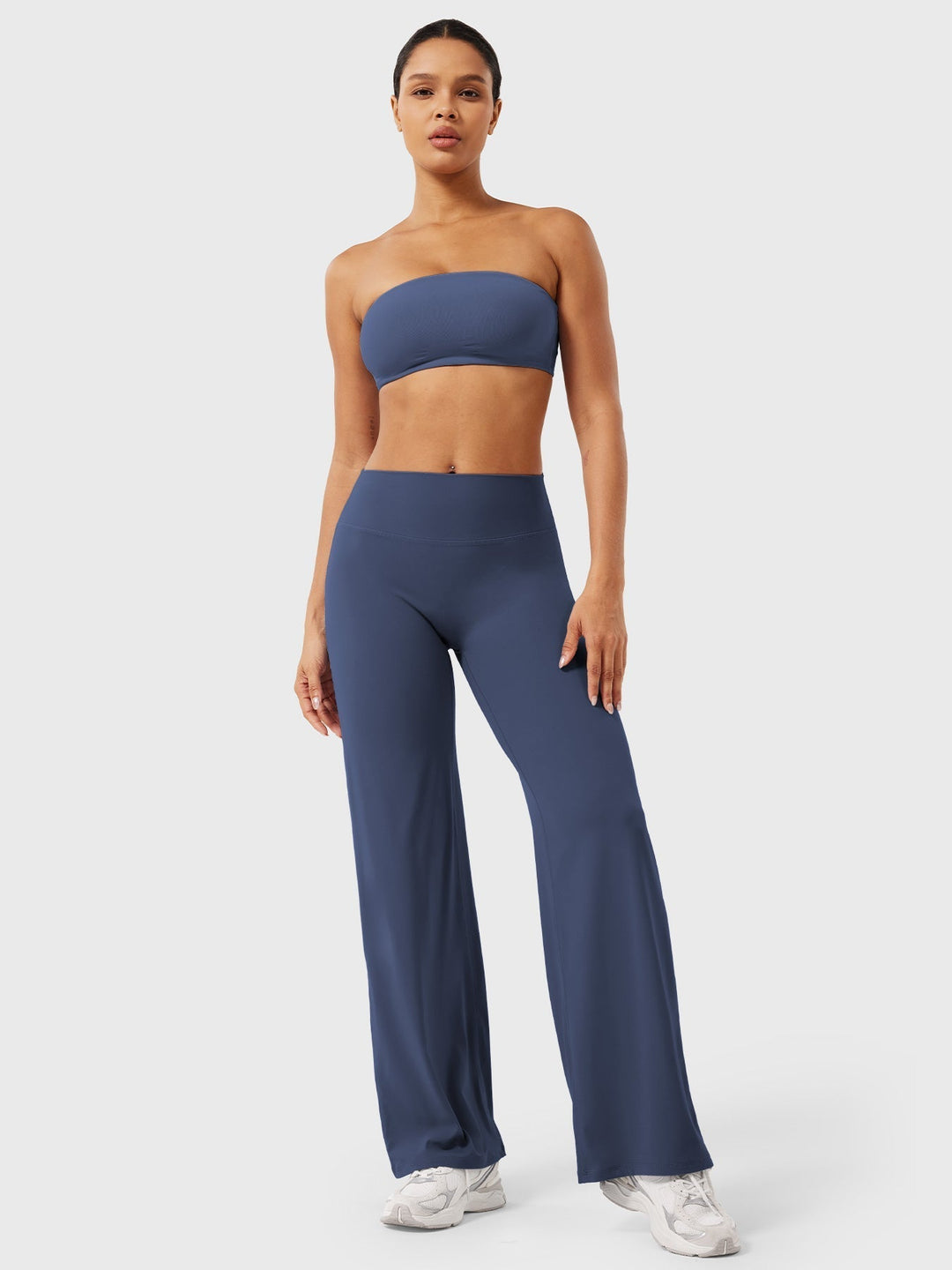 Bequeme Damen Sommerhose Franziska mit weitem Bein und hohem Bund, ideal für den Alltag.