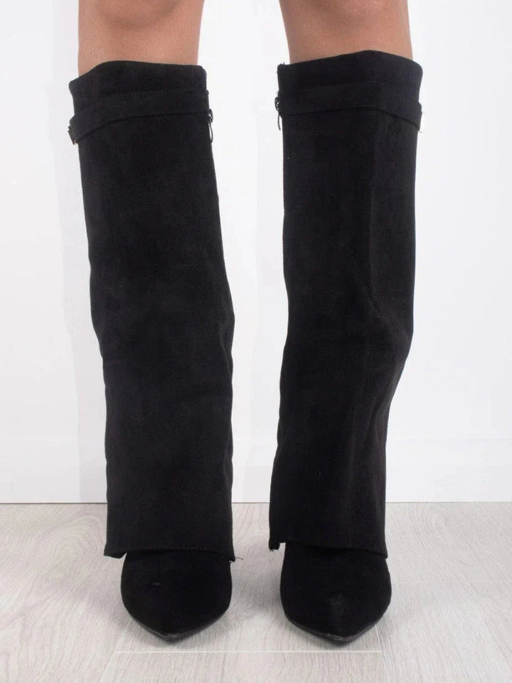 Damenstiefel knielang, spitzzehig, zeitlos elegant und ein Muss für jede Damenschuhkollektion.