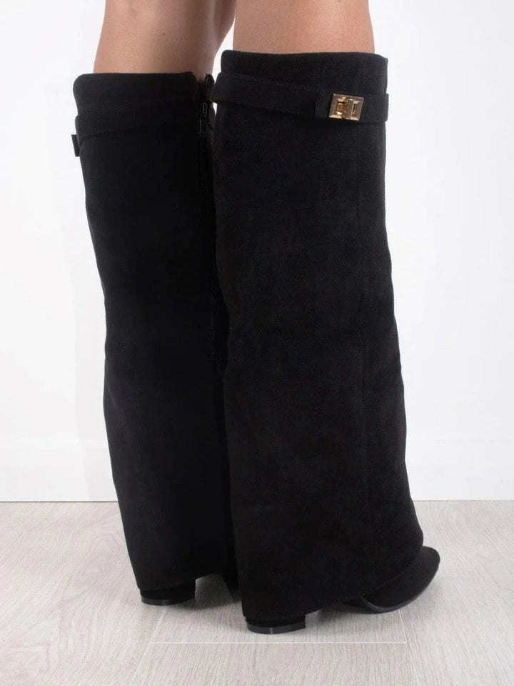 Vielseitige, modische Damenstiefel, knielang mit spitzer Zehe, für Business oder Freizeit.