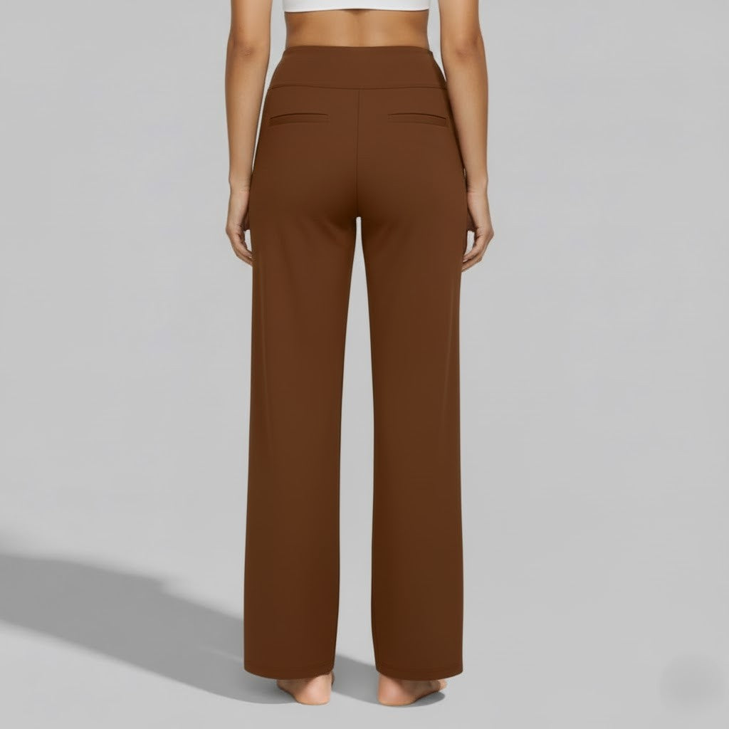 Komfortable Damenhose mit weitem Bein. Stretch-Material für eine perfekte Passform.
