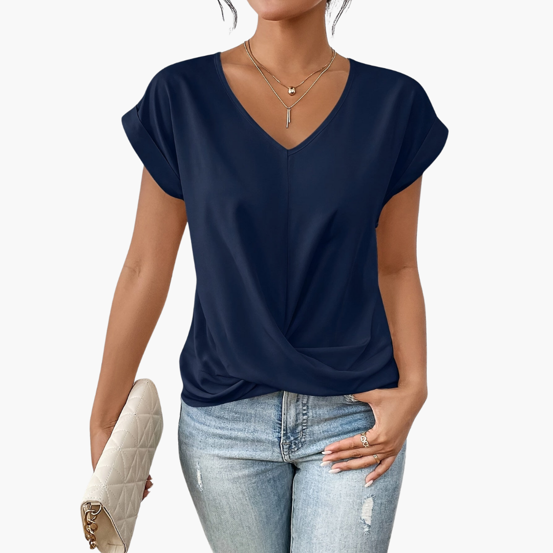 Lässiges Damen Oberteil mit Herz-Ausschnitt, ideal für einen eleganten Casual Look im Sommer.