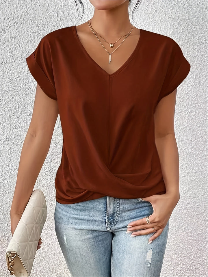 Schmeichelndes Damen T-Shirt mit Sweetheart-Ausschnitt, figurbetont und kurzarm.