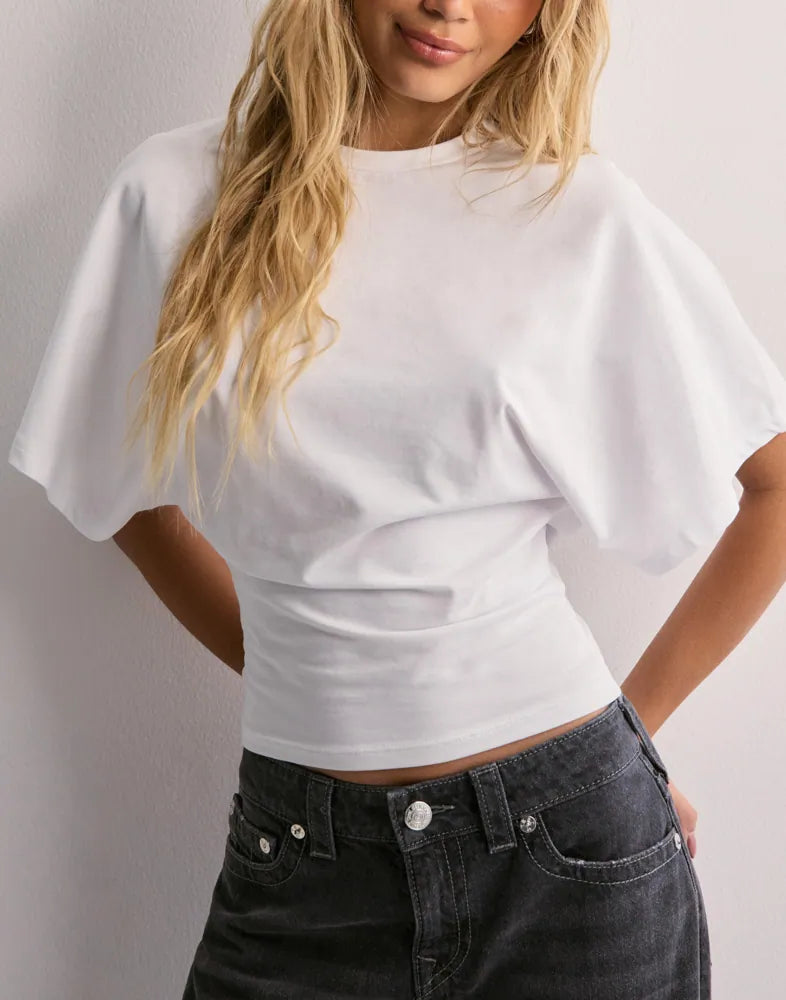 Damen T-Shirt mit weiten Ärmeln für mühelosen Stil. Komfortables Basic-Shirt für Freizeit und Alltag.