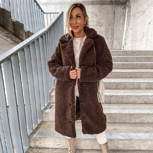 Eleganter Damen Wintermantel in Dunkelbraun, ein warmer und komfortabler Teddymantel für die kalte Jahreszeit.