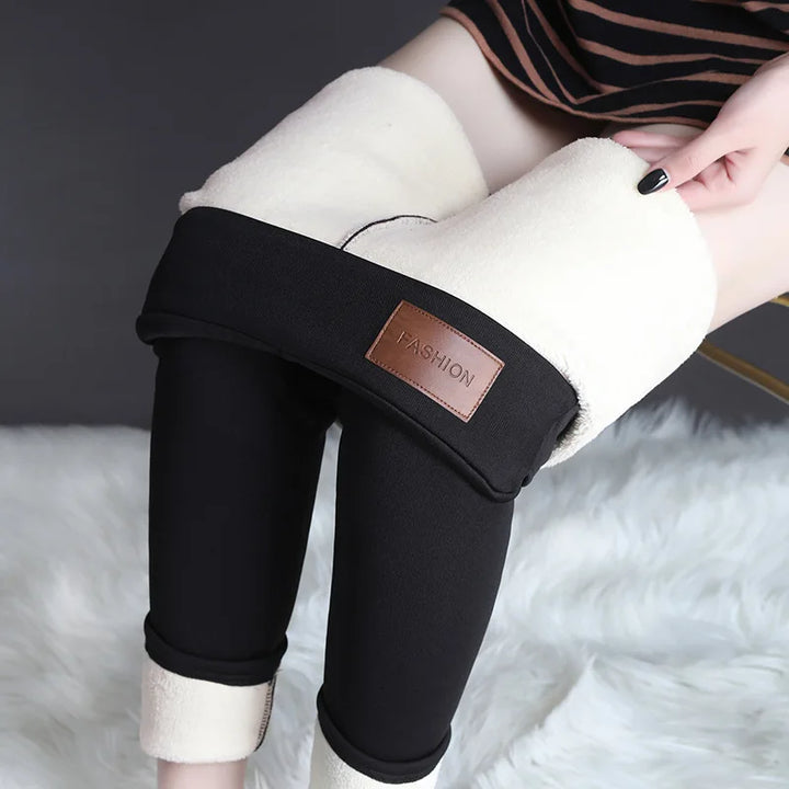 Damen Thermoleggings mit hoher Taille, ideal für den Winter, warm und kuschelig.