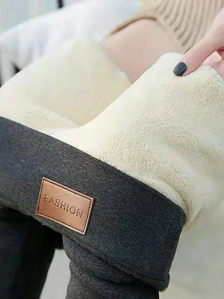 Bequeme Damen Winterleggings mit hohem Bund, modisch und extra warm.