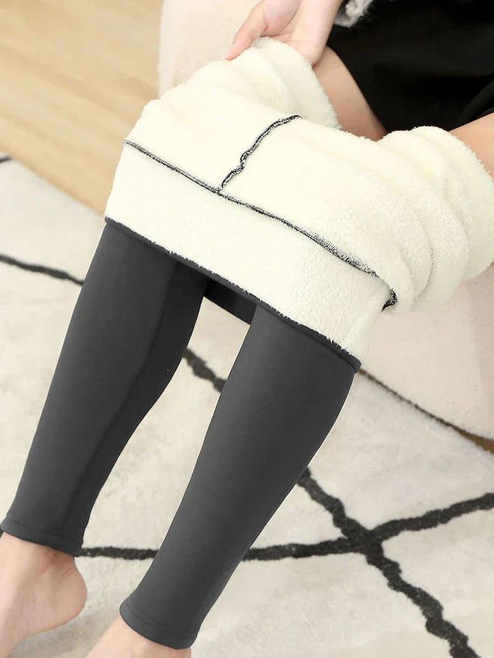 Stylische Winterleggings für Frauen, hohe Taille, weich und sehr bequem.