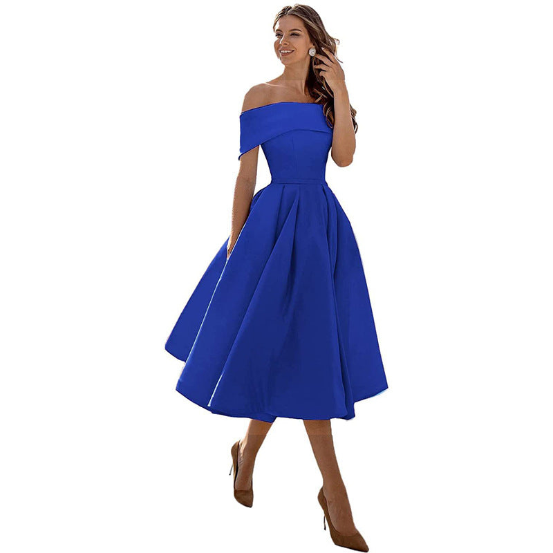 Trägerloses Sommerkleid, elegant und leicht, ideal für Gartenpartys und Strandhochzeiten.