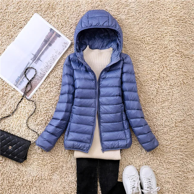 Lässiger Damen Kapuzen-Daunenmantel, perfekt für alltägliche Winterkleidung und Freizeit.