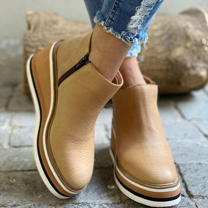 Damen Urban Booties, stilvolle Komfortstiefeletten freigestellt, ideal für Fashion und jeden Tag.