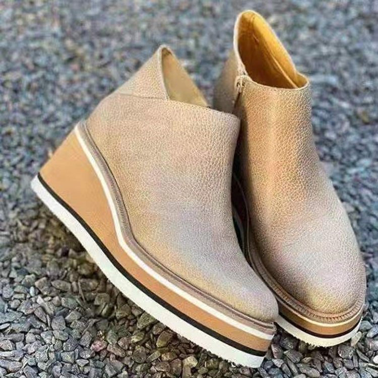 Detailansicht der hochwertigen Damen Urban Booties, mit eleganter Schnalle und stabiler Gummisohle.
