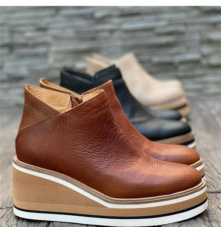 Damenstiefeletten aus mattem Glattleder, schicke Urban Booties die Komfort und Trend vereinen.