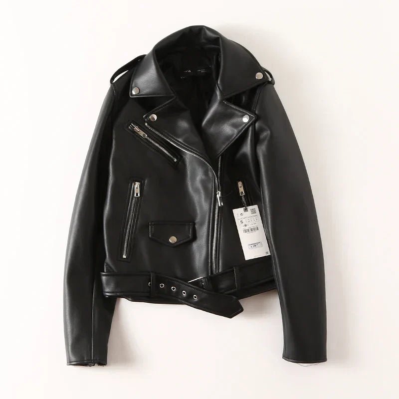 Klassische schwarze Damen Motorradjacke im Vintage-Stil. Perfekte Oberbekleidung für Frühling, Herbst & Freizeit.