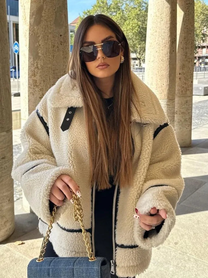 Damen Vintage Stehkragen Winterjacke, warm & stilvoll, perfekt für kalte Tage.