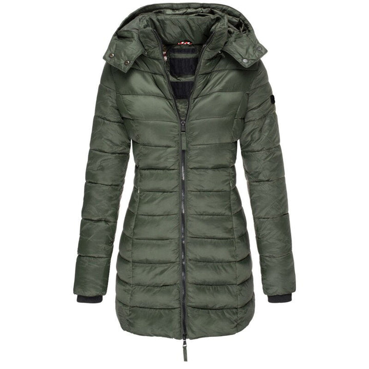 Leichte Damen Outdoor Jacke mit Kapuze. Warm und komfortabel, ideal als Übergangsjacke oder Winterjacke.