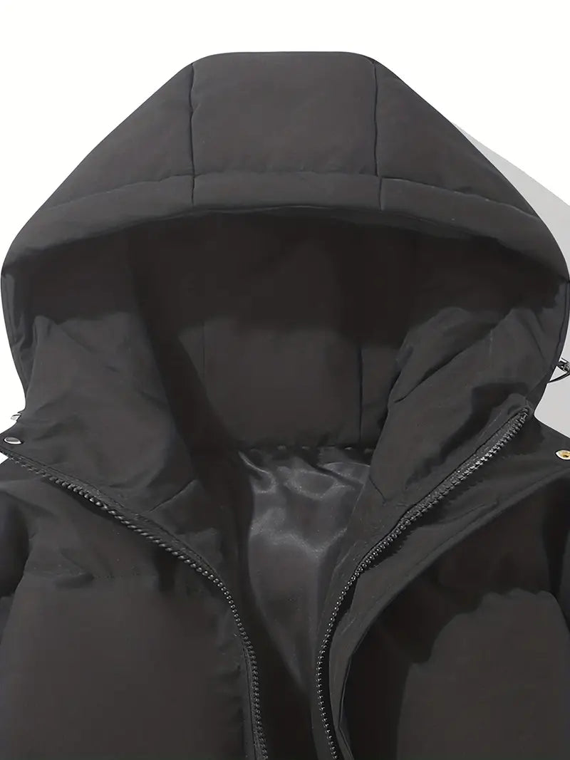 Ganzkörperansicht: klassische, warme Damen Kapuzenjacke, ideal für Wintermode und Freizeit.