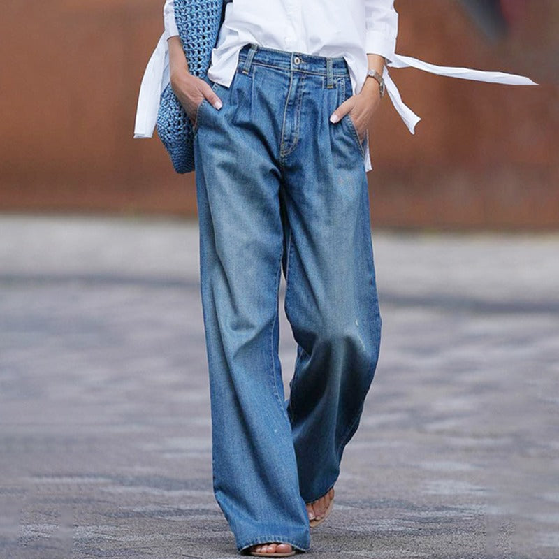 Modische Damen-Jeans mit weitem Bein und komfortablem Elastikbund, ideal für lässige Alltags-Outfits.