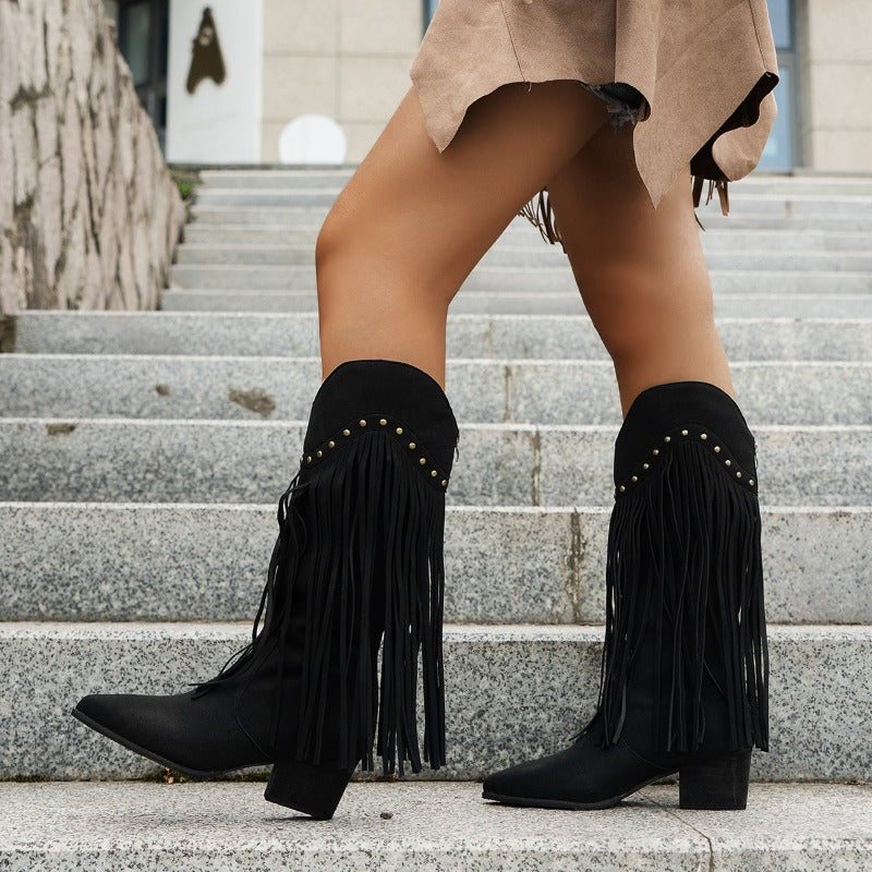 Schwarze Damen Fransenstiefel Sabina im Western-Vintage-Stil. Modische Stiefel für Boho- & Festival-Looks.