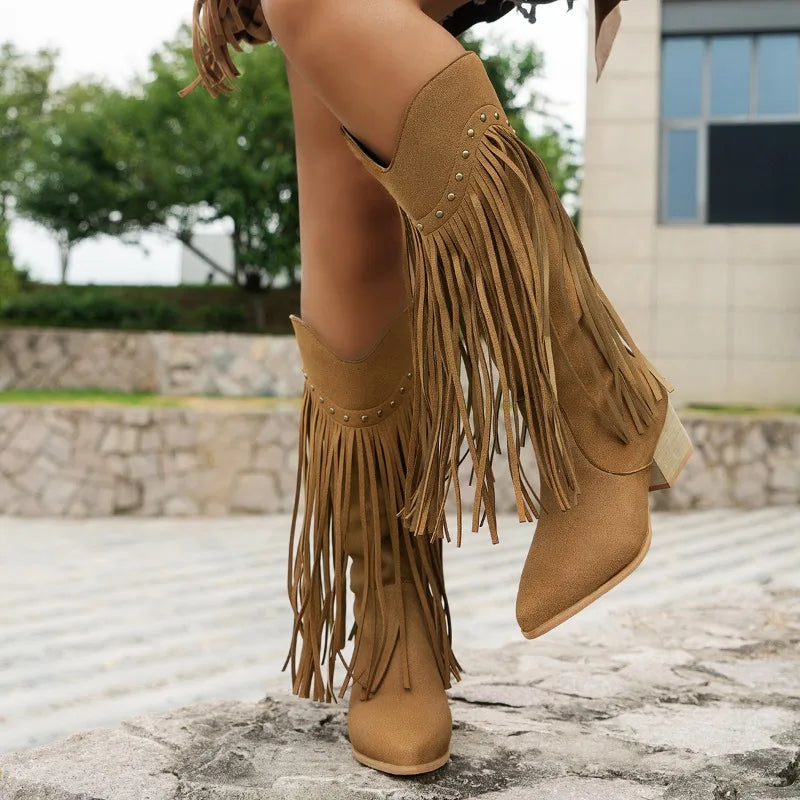Modische Damen Westernstiefel Sabina, Vintage-Stil mit seitlichen Fransen. Trendige Cowboy Stiefel für den Herbst.