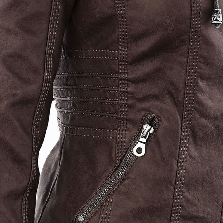Wetterfeste Outdoor-Jacke für Damen mit Kapuze, wasserabweisend & modisch.