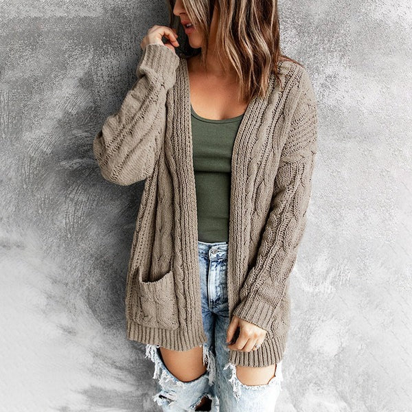 Damen Winter-Cardigan mit elegantem Zopfmuster in Khaki, kuschelig & stilvoll für Büro oder Freizeit.