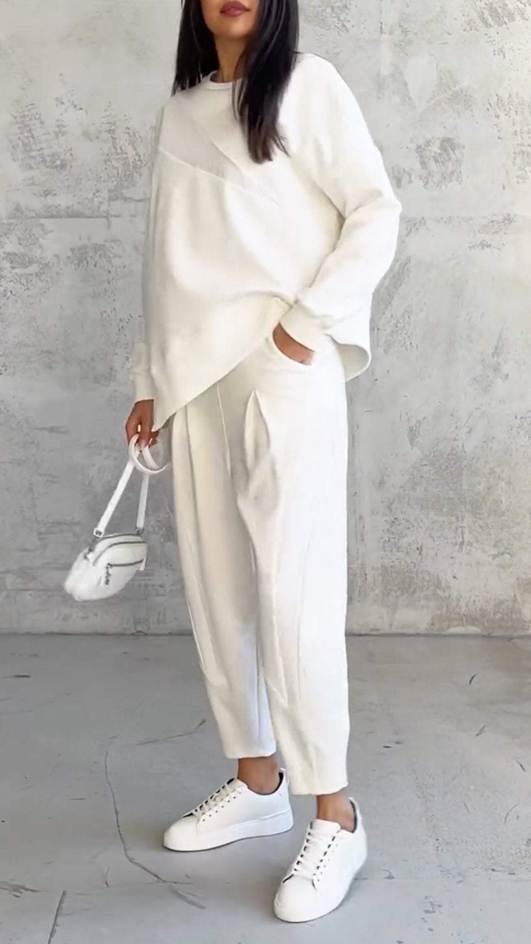 Modisches Damen Winter-Set, zweiteilig, mit Rundhalsausschnitt. Perfektes Outfit für Alltag, Freizeit & Entspannung.
