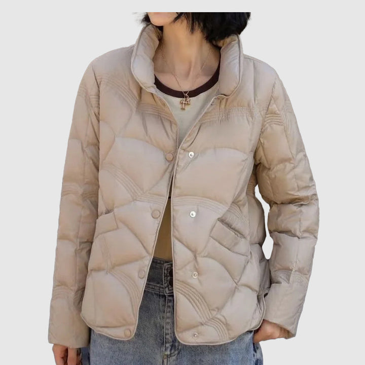 Damen Winter Steppjacke mit Druckknöpfen, warm und stilvoll für kalte Tage und Freizeit.