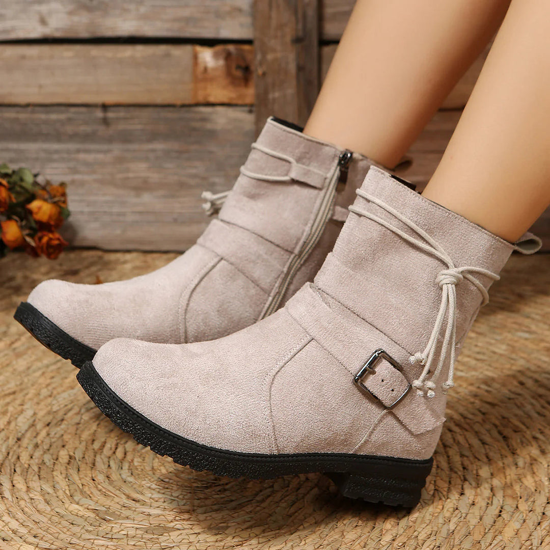 Warme Damen Winter Stiefel, gefüttert, mit robustem Design und Schnallen, perfekt für kalte Tage und modischen Auftritt.