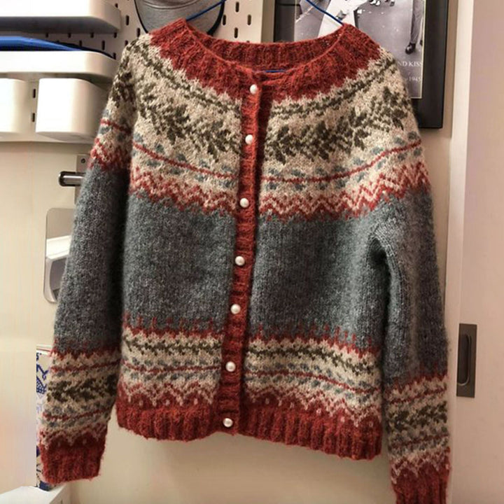 Damen Winter Strickjacke mit elegantem nordischem Design, warm und gemütlich für kalte Tage.