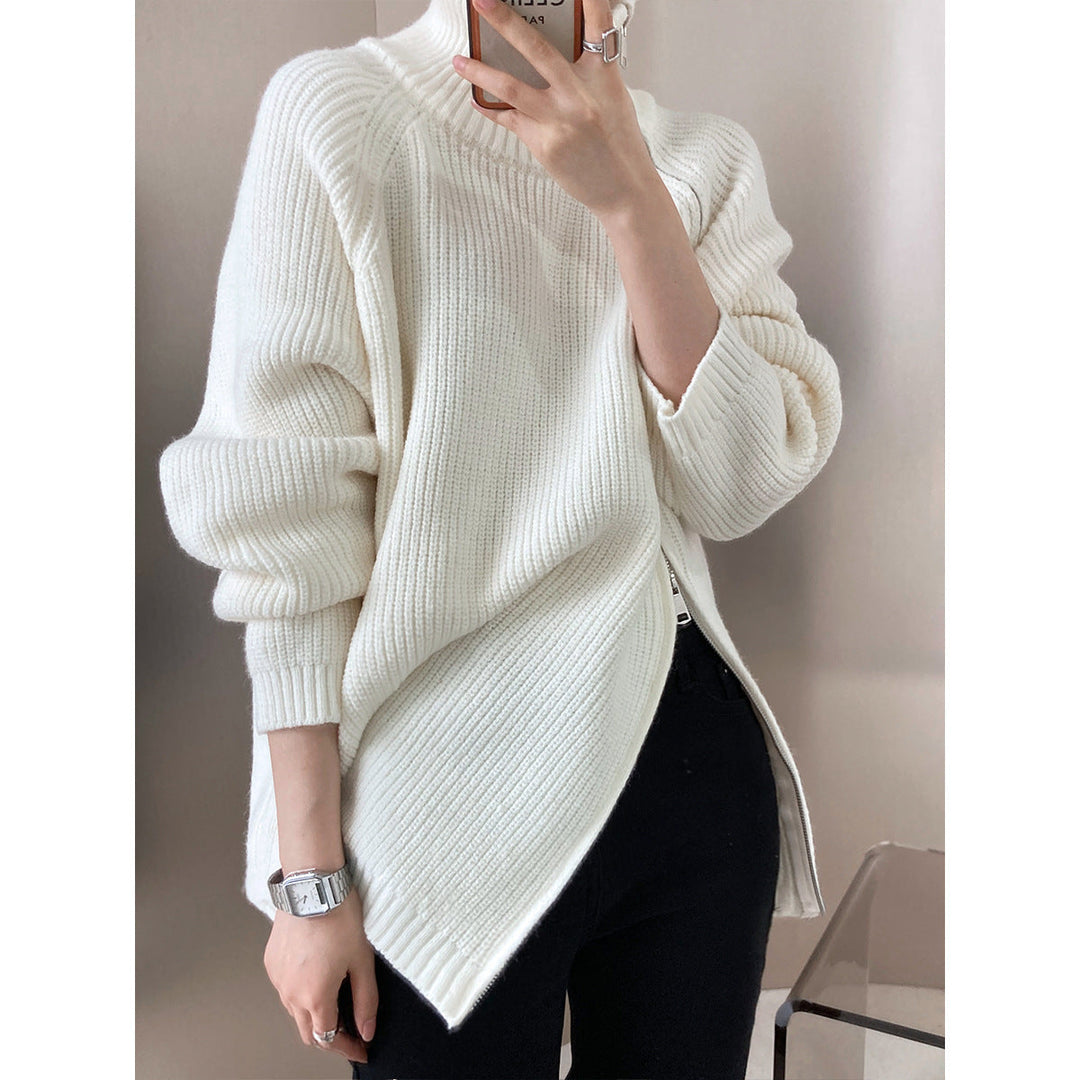 Gerippter Damen Strickpullover mit praktischem Reißverschluss-Kragen. Warmer, vielseitiger Pullover für den Winter.