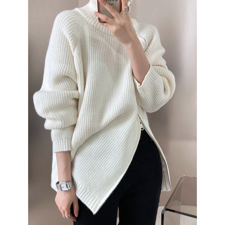 Gerippter Damen Strickpullover mit praktischem Reißverschluss-Kragen. Warmer, vielseitiger Pullover für den Winter.