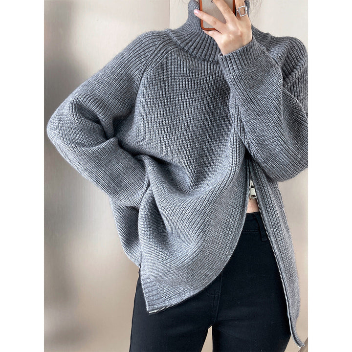 Warmer Damen Strickpullover für den Winter. Gemütlich, gerippt & stylisch mit Reißverschluss-Details.