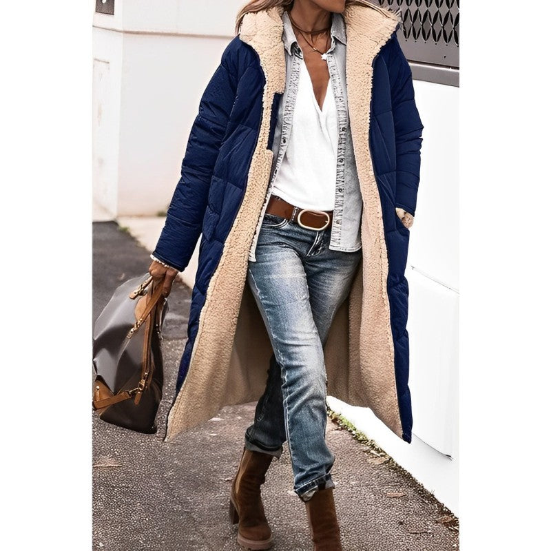 Stilvoller grauer Damen Langmantel. Vielseitige Wintermode, bequem & warm. Perfekt als Freizeit- & Outdoor-Mantel.