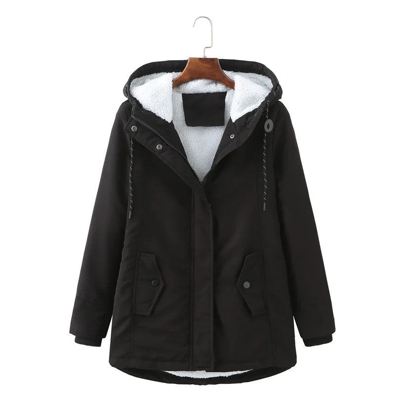 Eleganter Damen Wintermantel mit warmer Kapuze und stilvollem Design. Die perfekte Winterjacke für Frauen.