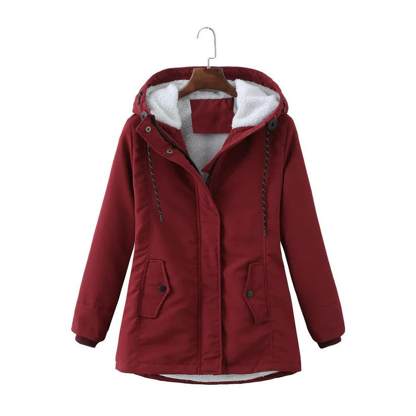 Bequemer Damen Wintermantel, warm und komfortabel. Ideal als stilvolle Winterkleidung für jeden Tag.