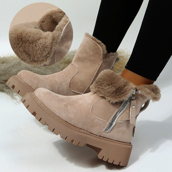 Detailansicht der warm gefütterten Damen Winterstiefel. Robuste, wasserdichte Outdoor-Schuhe.