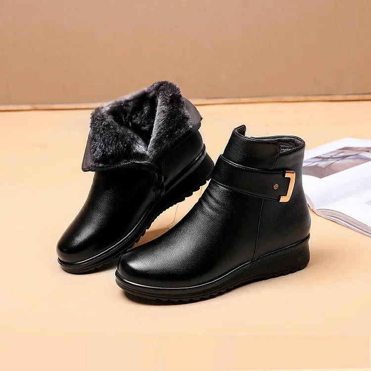 Robuste Outdoor Damen Winterstiefel: Rutschfest und warm, ideal für Winterwanderungen.