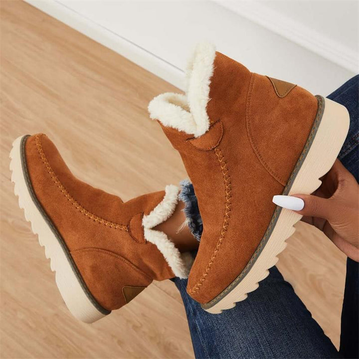 Nahaufnahme des Obermaterials: Weiche Damen Winterstiefeletten, bequem für lange Spaziergänge.