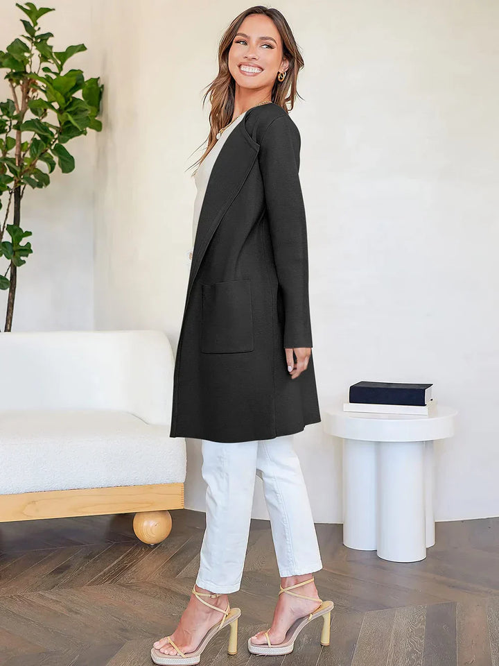 Damen Strickjacke mit offenen Fronten, kuschelig warm, mit praktischen Taschen für kalte Tage.