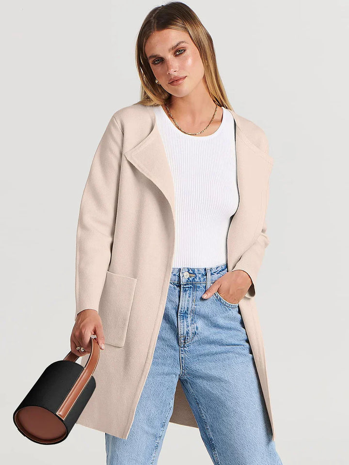 Warmer Damen Cardigan, lange Form, mit praktischen Taschen, ideal für Lagenlook im Herbst/Winter.