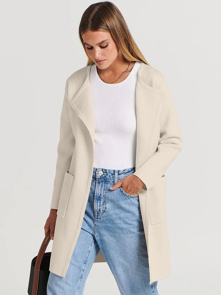 Elegante Strickjacke für Damen, feiner Strick, warm & weich, mit diskreten Taschen, Herbst/Winter.