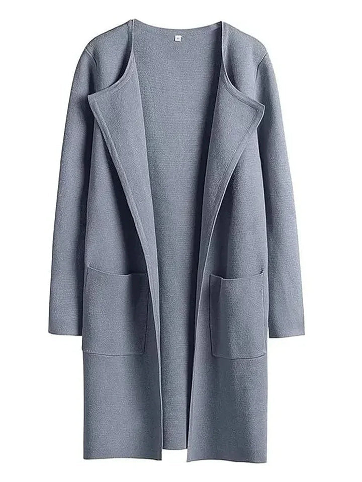 Damen Kuschel-Strickjacke in Grau, Langarm, mit Taschen. Perfekt für Damenmode Herbst Winter.