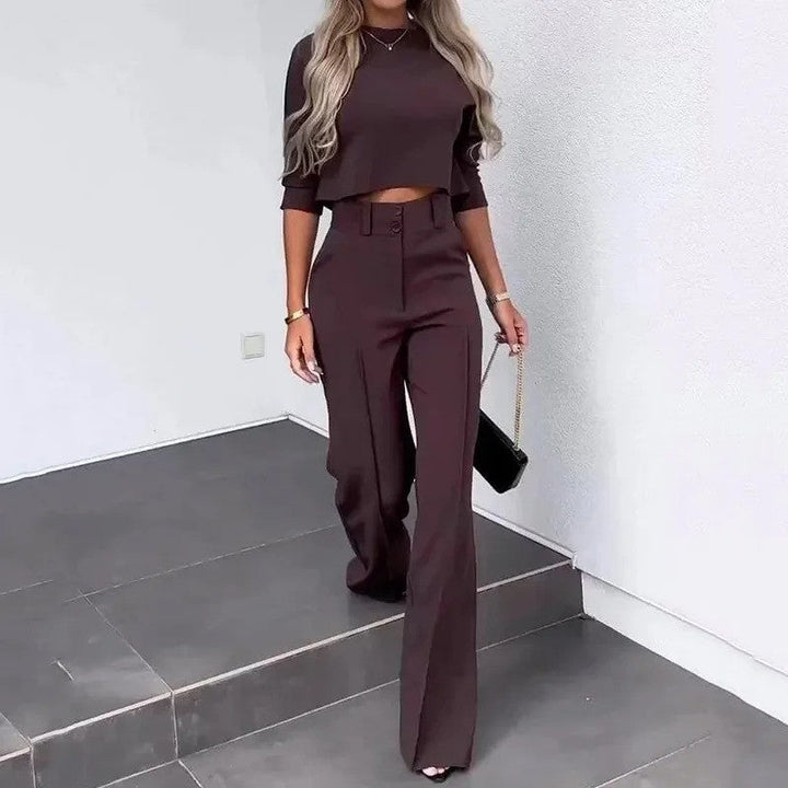 Komfortables Damen Zweiteiler Set für kalte Tage: Pullover und Hose; ideal für Herbst- & Wintermode.