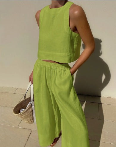 Stylisches Damen Sommer Zweiteiler-Set mit komfortablem ärmellosem Top und lockerer Hose. Perfekt für Zuhause.