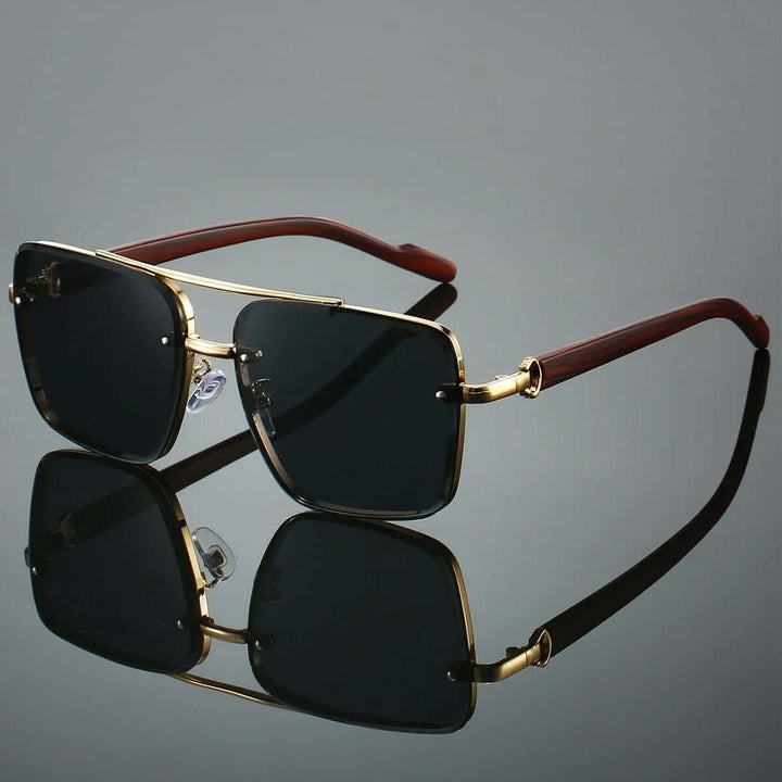 Quadratische Gold-Sonnenbrille mit getönten Gläsern