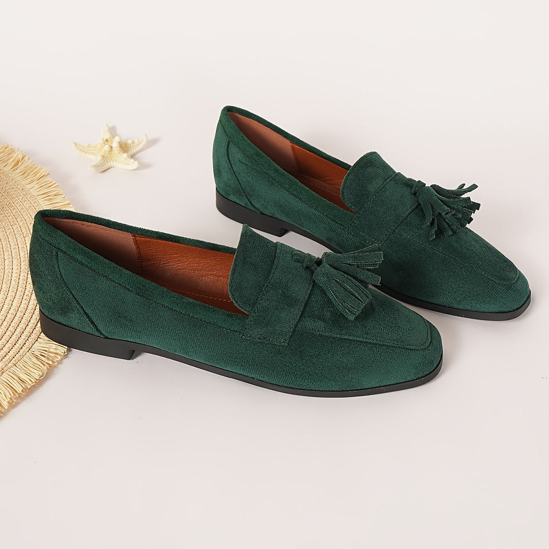 Schwarze Komfort-Loafer, elegante und bequeme Damenschuhe im Profil