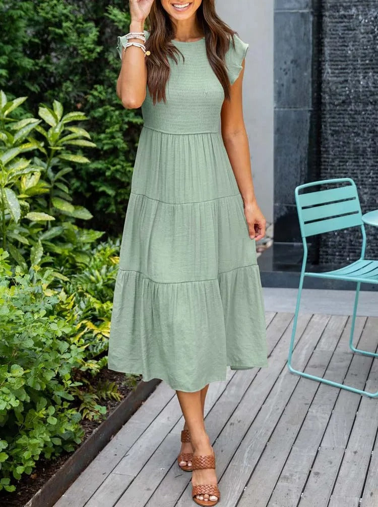 Komfortables und stilvolles Damen Midikleid in verschiedenen Farben erhältlich.
