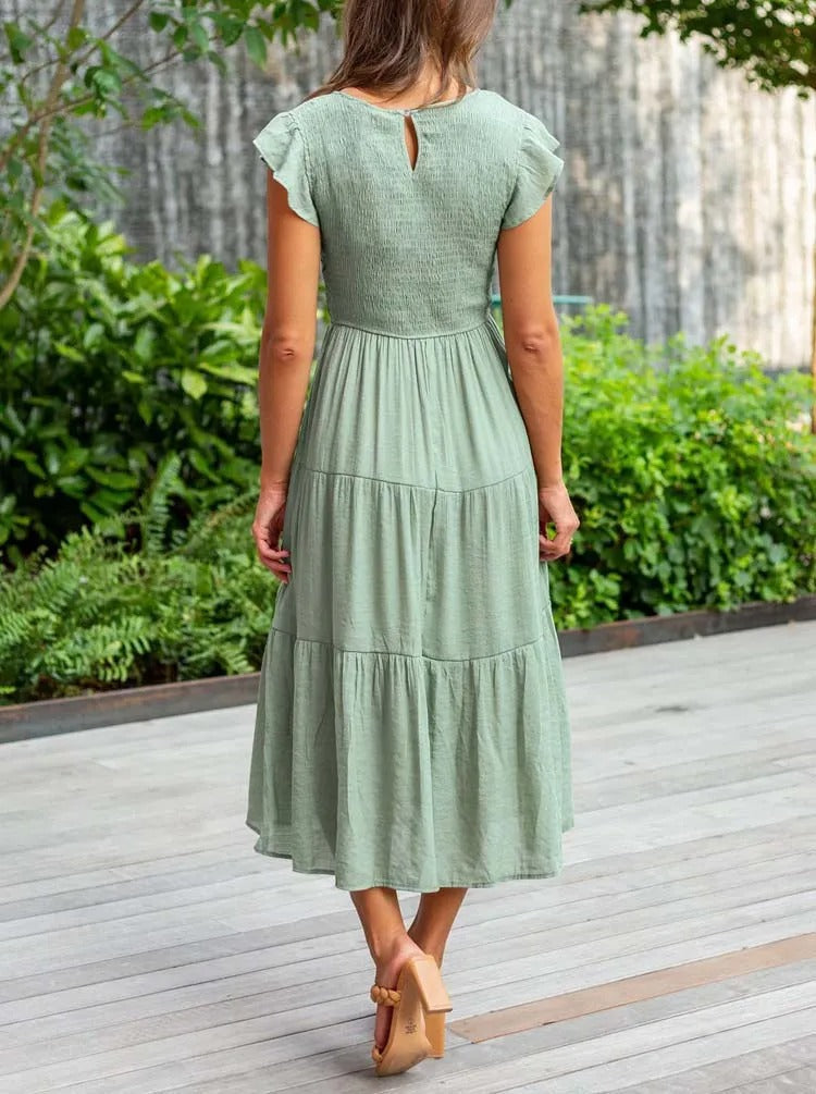 Elegantes figurbetontes Damen Sommerkleid in Midi-Länge mit Rundhals, perfekt für stilvolle Freizeit-Outfits.