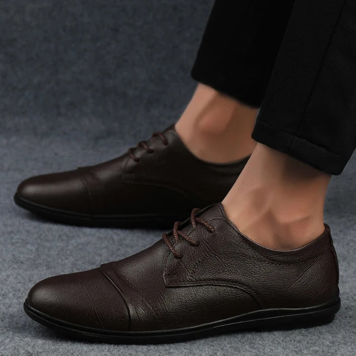 Braune Business Schnürschuhe für Herren im Detail